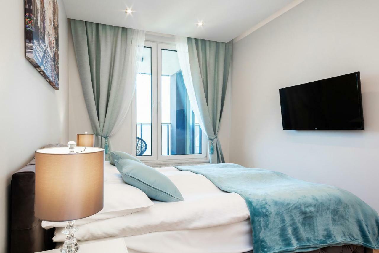 Apartments Aura Sky By Noclegi Renters Варшава Екстериор снимка