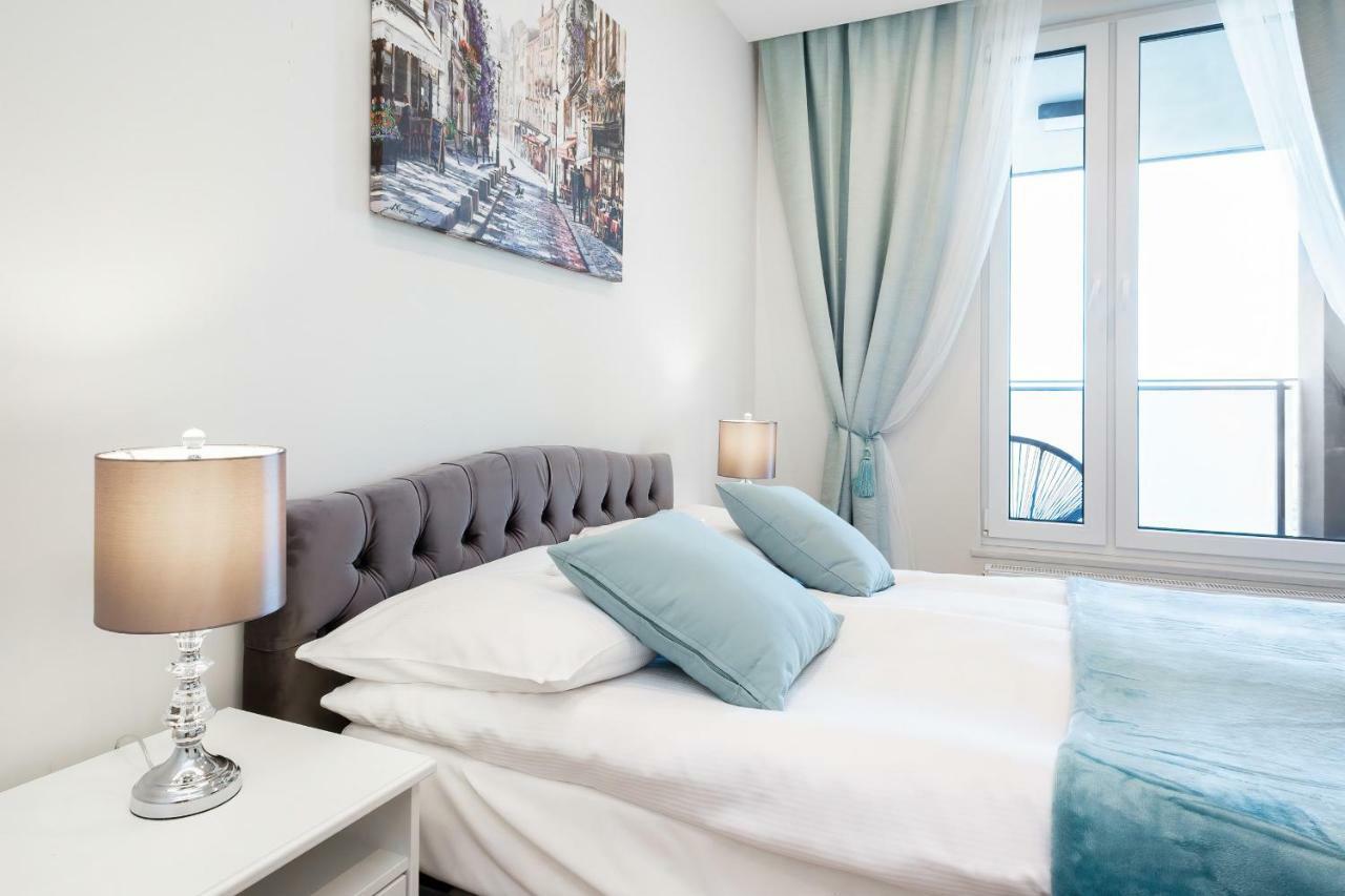 Apartments Aura Sky By Noclegi Renters Варшава Екстериор снимка