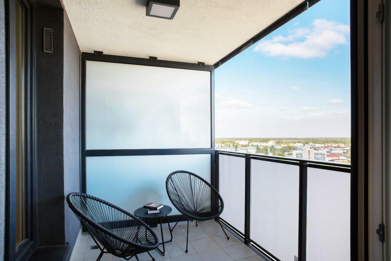 Apartments Aura Sky By Noclegi Renters Варшава Екстериор снимка