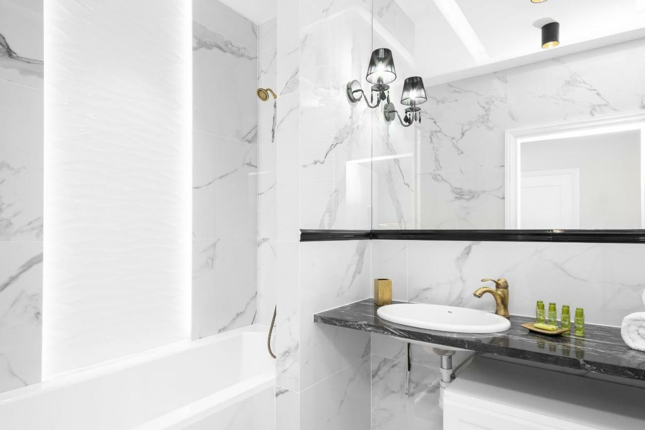 Apartments Aura Sky By Noclegi Renters Варшава Екстериор снимка