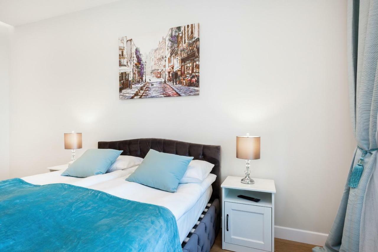 Apartments Aura Sky By Noclegi Renters Варшава Екстериор снимка