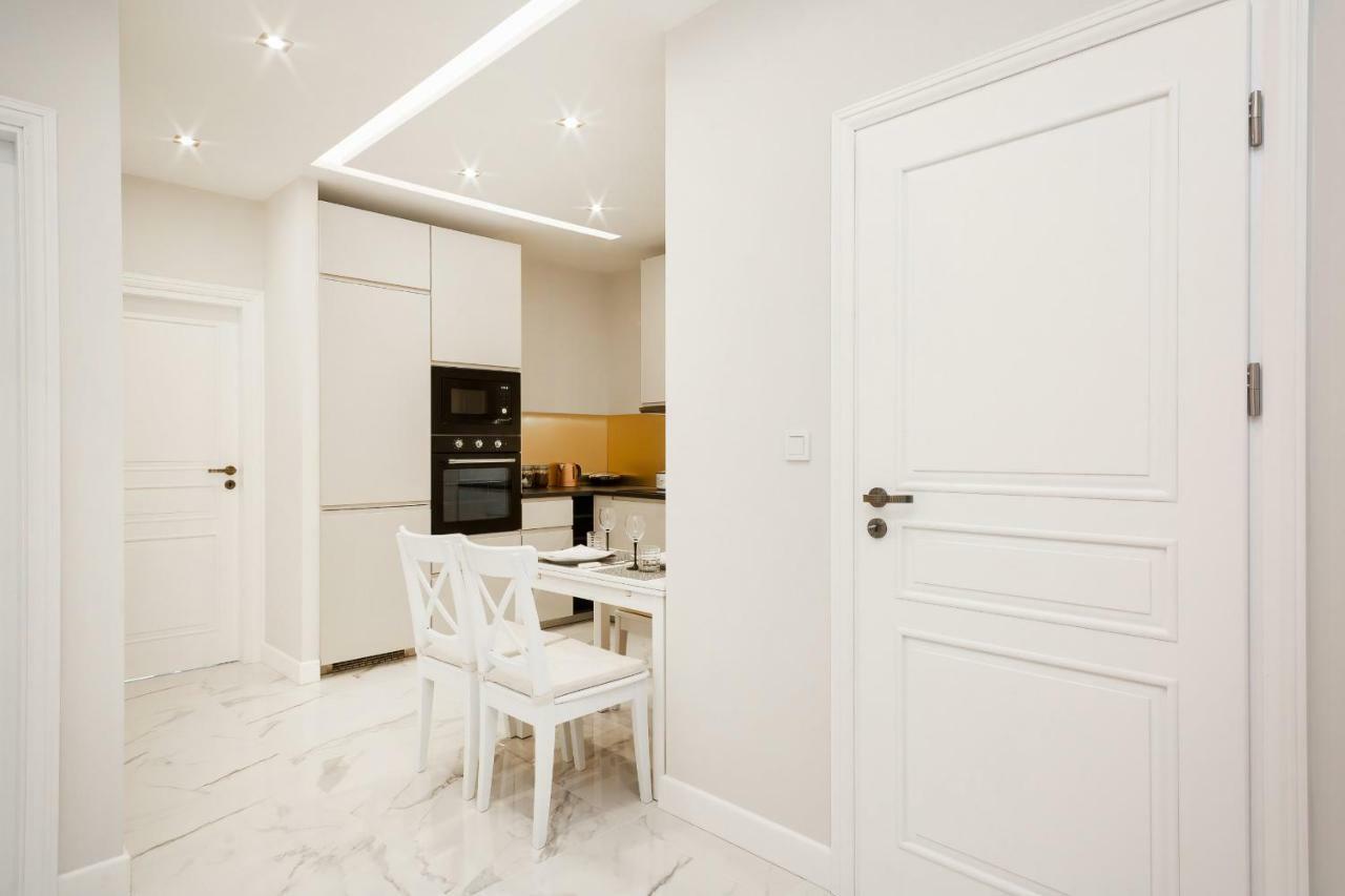 Apartments Aura Sky By Noclegi Renters Варшава Екстериор снимка