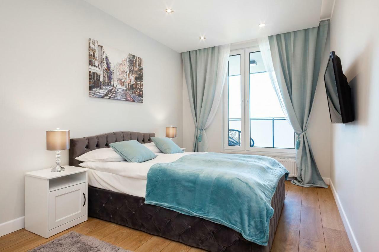 Apartments Aura Sky By Noclegi Renters Варшава Екстериор снимка