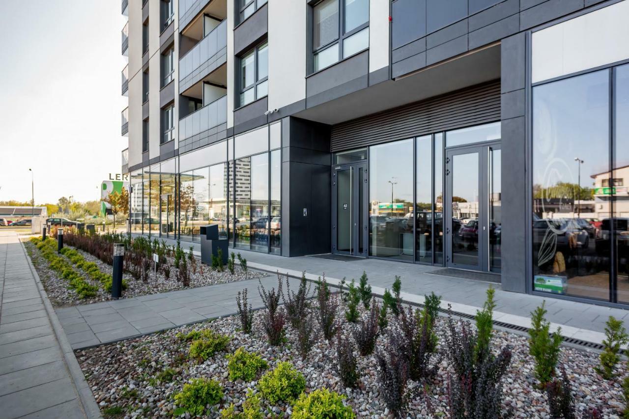 Apartments Aura Sky By Noclegi Renters Варшава Екстериор снимка